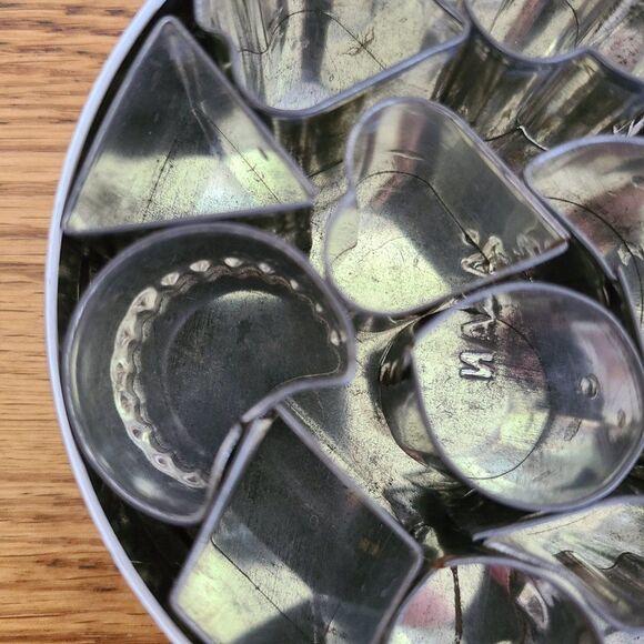 Vintage Party Prep Canape and Hors D'oeuvre Aluminum Cutters Set Of 12 In Tin - Picture 7 of 11